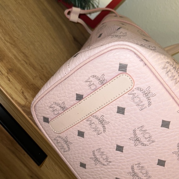 ❤️authentic mcm viseto aren pink logo tote EUC - Picture 10 of 14